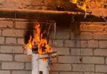 Из-за российских обстрелов в Запорожском районе загорелась газовая труба