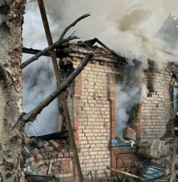 В Запорожье и районе после обстрелов произошло пять пожаров