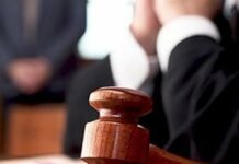 Двое патрульных в Запорожье признали виновными в превышении полномочий