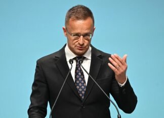 Сийярто обвинил страны Балтии в том, что они «играют под дудку Зеленского»