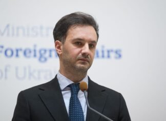 Выстрел себе в ногу: в МИД ответили Словакии на решение об электричестве