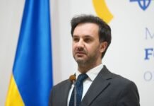 «На воре шапка горит»: в МИД высмеяли истерики Сийярто по поводу денег Ощадбанка