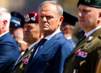 Борьба за власть? Туск несмотря на вето Навроцкого хочет получить доступ к оборонным фондам ЕС