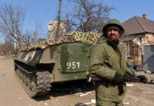 Россияне рвутся к центру Гришино, атакуя с двух направлений (карта)