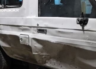 В Запорожской области враг атаковал дронами эвакуационный автомобиль ГСЧС, который вывозил пожилых супругов