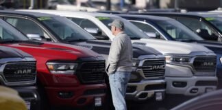 Нанесли 14 ножевых ранений: в Польше напали на украинца, который продавал злоумышленникам авто