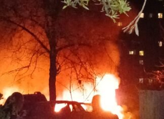 Россияне атаковали Сумы «Шахедами»: повреждены жилые дома и медучреждение (видео)