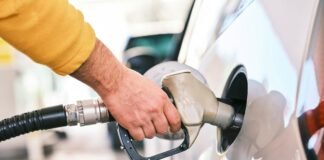 Сколько стоит заправить авто 17 апреля: цены на бензин, дизель и газ