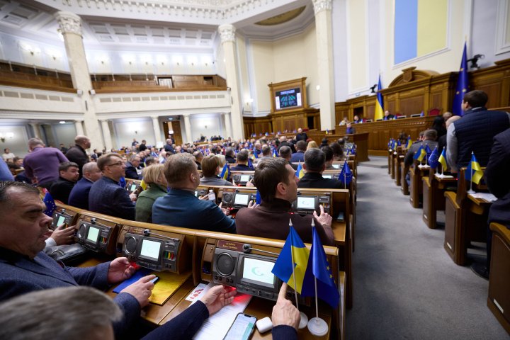 Рада поддержала законопроект о продлении военного сбора: как долго придется платить после войны