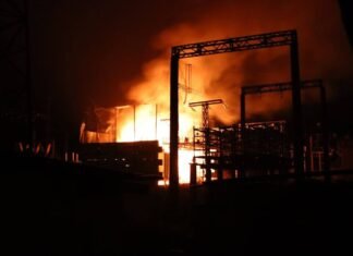«Добивают»: Силы обороны дронами ударили по нефтебазе в Феодосии, — соцсети (видео)
