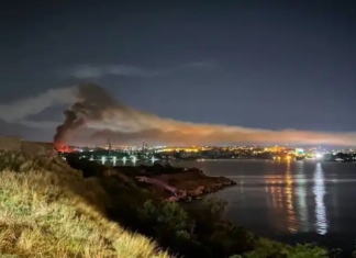 Взрывы в Севастополе и на военных аэродромах: оккупированный Крым атакуют дроны (видео)