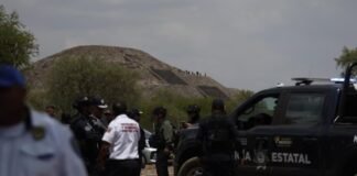 13 раненых, один убитый: мужчина расстрелял туристов с вершины пирамиды Луны в Мексике (видео)