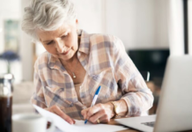ПФУ не зачтет стаж за учебу: ошибки в документах, из-за которых пенсионеры теряют доплату