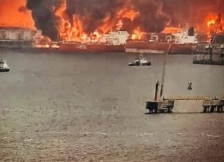 Их там десятки: теневые танкеры России застряли в Финском заливе из-за атак Украины