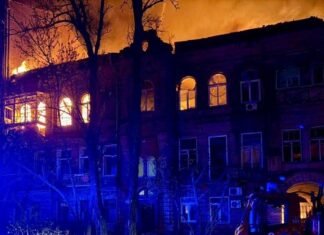 Россияне ударили ракетами по жилым кварталам Киева и Днепра: что известно (видео)