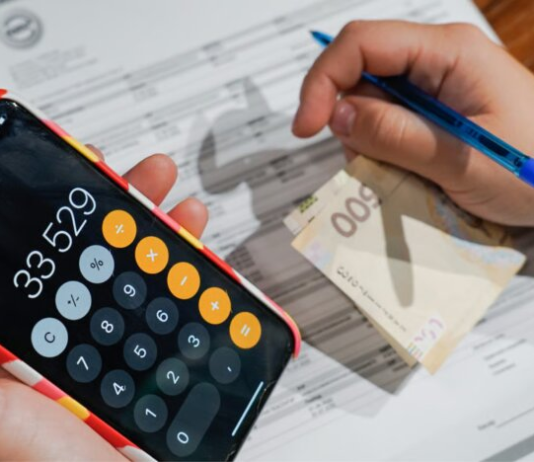 Субсидии урезают, долги растут: кто устроил коммунальный коллапс в Украине