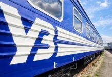 В Харьковской области грузовик врезался в пассажирский поезд, — «Укрзалізниця»