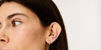 Замість браслета — сережки: представлено найменший фітнес-гаджет у світі для відстеження здоров’я