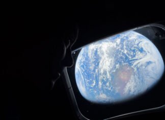 NASA показало фото з Місяця, зняті на iPhone 17 Pro Max під час місії Artemis II