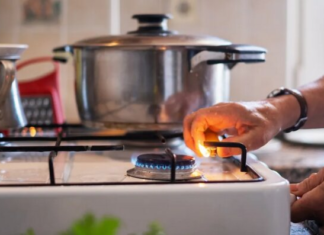 Успеть до 5 апреля: Нафтогаз предупредил украинцев о завышенных счетах