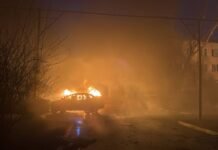 «Горят квартиры»: россияне атаковали дронами Конотоп, в городе начались пожары (фото)