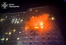 «Шахед» попал в многоэтажку Харькова: пострадали верхние этажи, детали