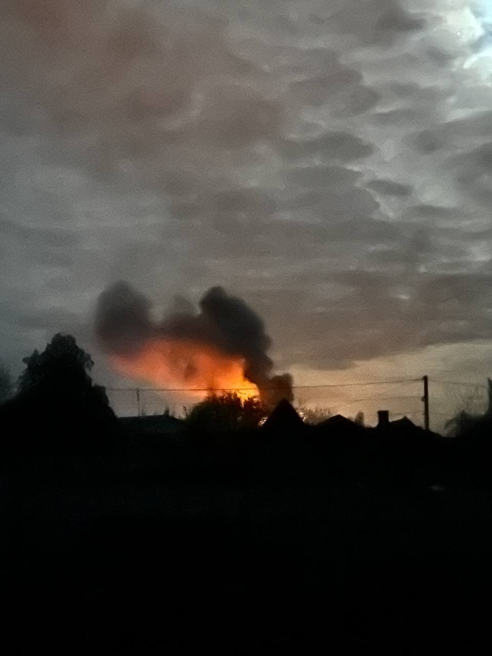 Дроны атаковали Мелитополь: часть города погрузилась в блэкаут, — соцсети (видео)