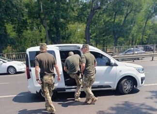 В Виннице мужчина ранил ножом военных ТЦК: нападавшего мобилизовали, — журналист