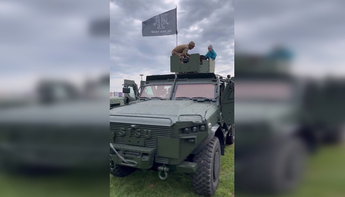 Нетипичное появление: на вооружении ВСУ заметили финские бронемашины Sisu GTP 4×4