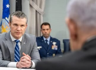 Вслед за генпрокурором: глава Пентагона требует у начальника штаба Сухопутных войск США немедленно уходить в отставку