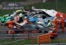 Зеленый ад: опытный гонщик погиб в масштабной аварии на гонке в Германии (видео)
