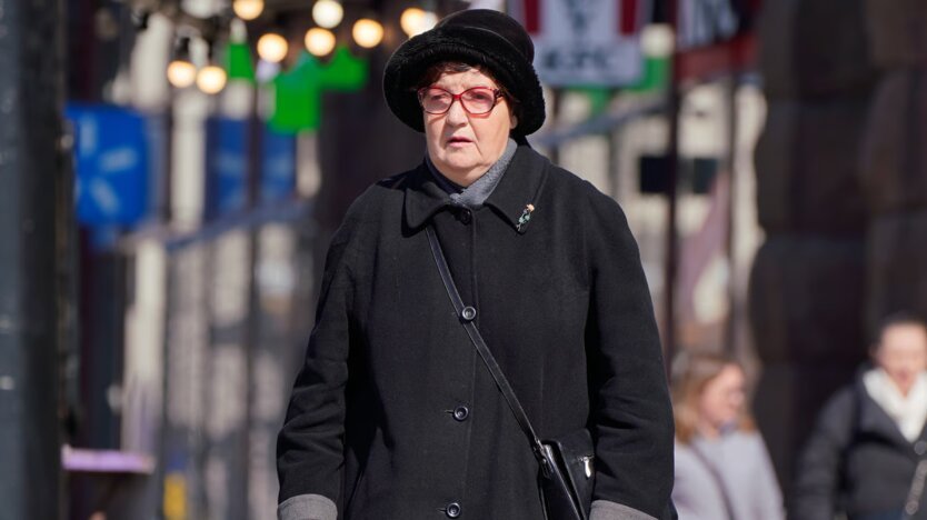 Пенсионеры теряют по 570 гривен надбавки: в ПФУ указали на главную ошибку