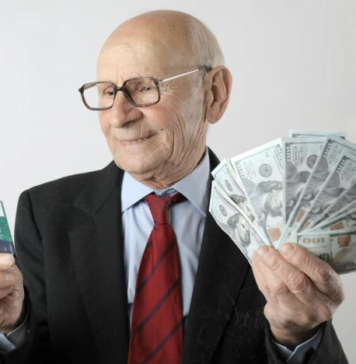 Блокировка пенсий, очереди в ПФУ и 400 тысяч беглецов: что с выплатами переселенцам