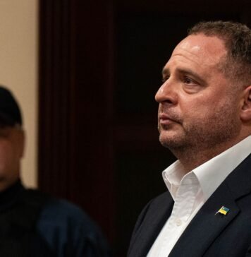 «Не выполнил профессиональные требования»: Ермаку могут приостановить лицензию на адвокатскую деятельность