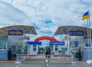 Словакия закрыла все пограничные переходы с Украиной: в чем причина