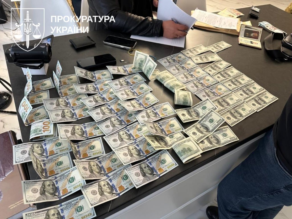 В Украине разоблачили схему прикрытия «интимных студий»: среди фигурантов — руководители полиции (фото)