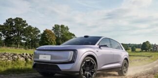 Цена $40 000 и запас хода 750 км: в продажу поступил мощный электрокроссовер Audi (фото)