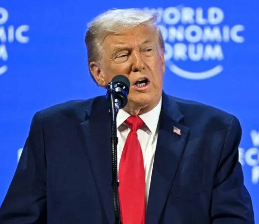 Трамп отложил запланированную бомбардировку Ирана: говорит, что Тегеран откажется от ядерного оружия
