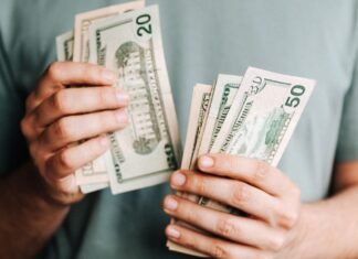 Гривна теряет позиции: в Украине зафиксирован новый рекорд на валютном рынке