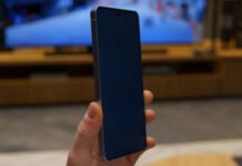 Це вже не просто екран: Samsung показала дисплей, який вимірює пульс і тиск