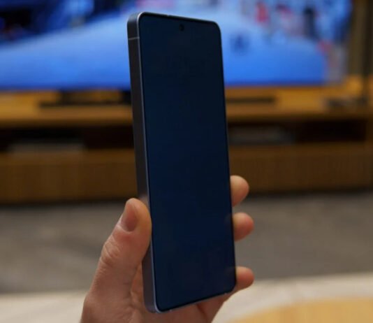 Це вже не просто екран: Samsung показала дисплей, який вимірює пульс і тиск