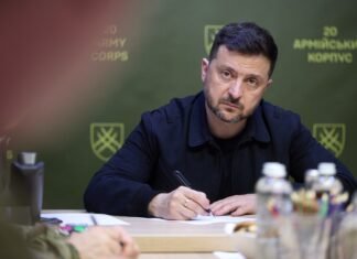 Россия должна закончить войну: Зеленский прокомментировал удары по Московскому региону