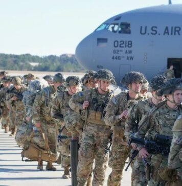 Операция «Свобода»: США применят 15 тысяч военных и эсминцы, Иран предупреждает Вашингтон о нарушении перемирия
