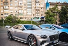 Самый мощный в истории: в Киеве засветился 780-сильный Bentley за $400 000 (фото)