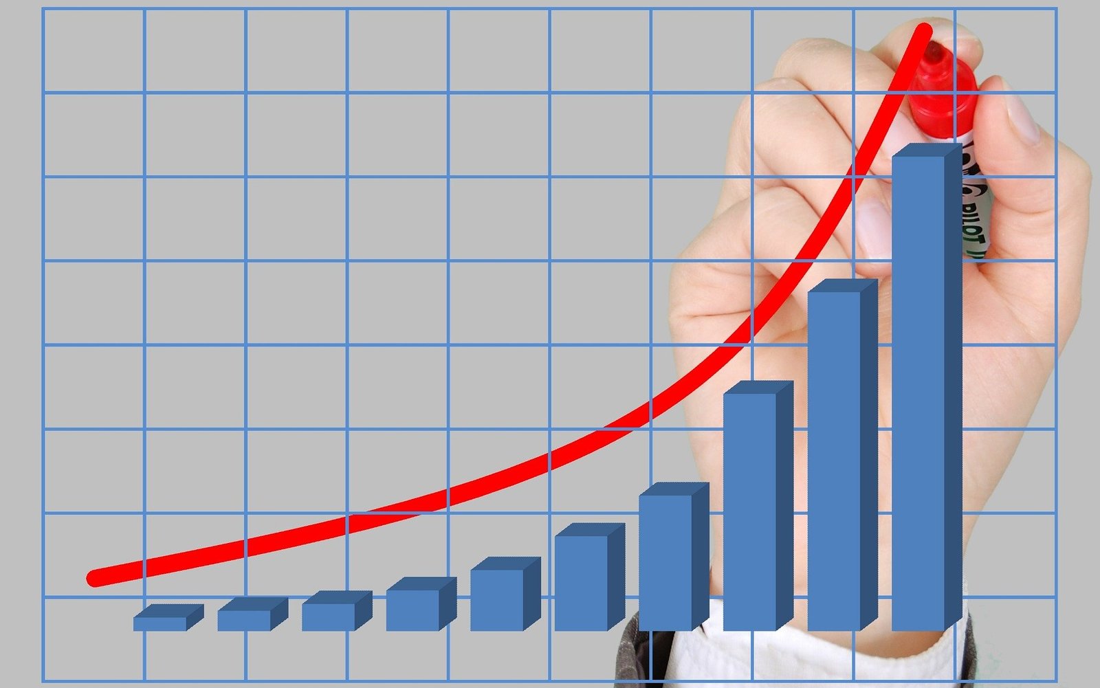Инфляция в ЕС подскочила до 3,2% — как это ударит по ценам и валюте в Украине
