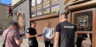 На Закарпатье чиновник и его сообщница наживались на протезах для раненых военных: детали