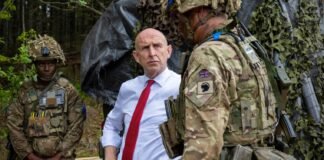 Призвал ускорить поставки ПВО Украине: министр обороны Британии подал в отставку — какая причина