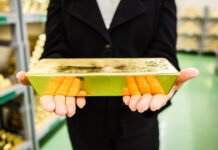 Цены на золото выросли более чем на 11 000%: как изменилась стоимость доллара за 55 лет
