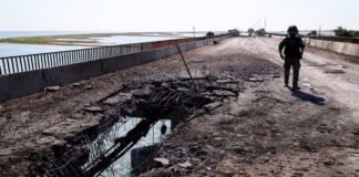 Движение перекрыто: Сальдо заявил о новом повреждении мостов возле Чонгара