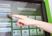 Пополнять карточки через терминал с 26 июня станет сложнее: что изменится